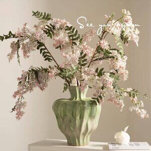 Modern Cream Decorative Vase – Clean Sculptural Shape